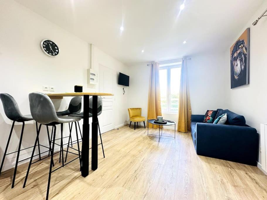 Jungle Appartement Avec Terrasse Laon Extérieur photo