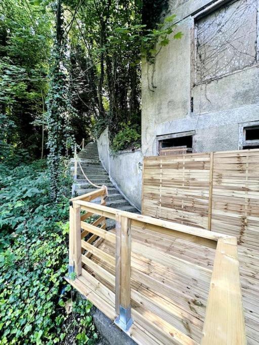 Jungle Appartement Avec Terrasse Laon Extérieur photo