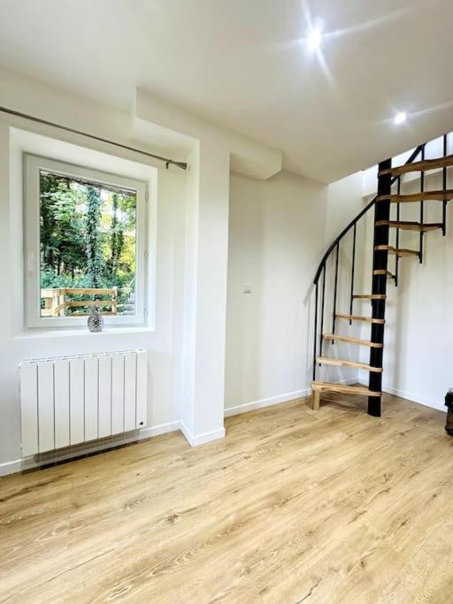 Jungle Appartement Avec Terrasse Laon Extérieur photo