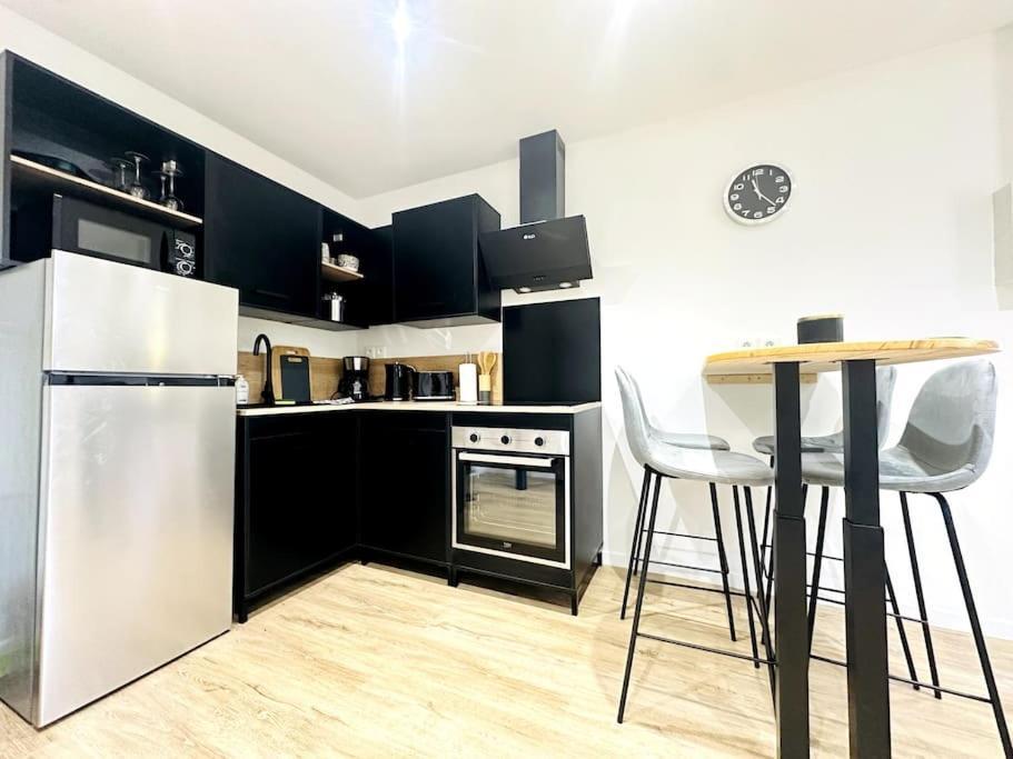 Jungle Appartement Avec Terrasse Laon Extérieur photo
